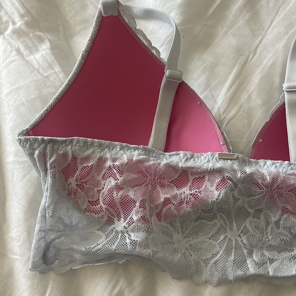 Pink bra - Picture 2 of 3